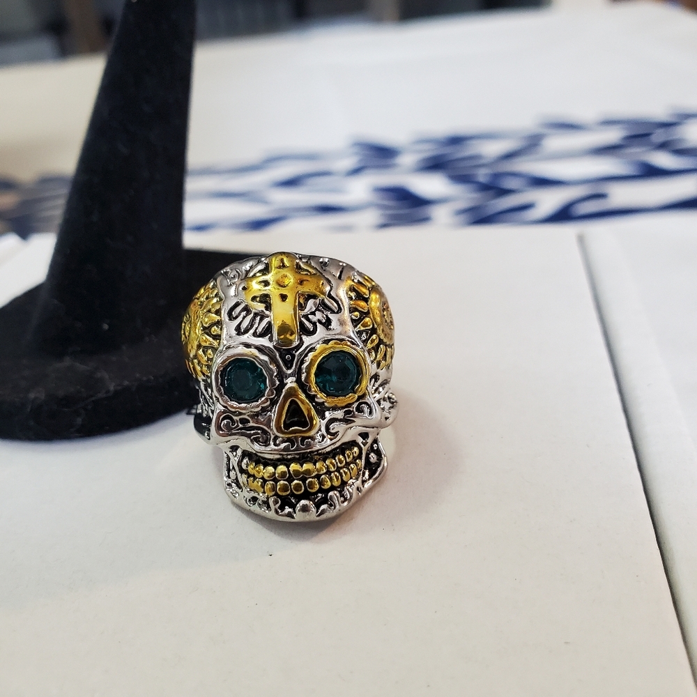 Retro Skull Head Ring - Picture 6 of 9